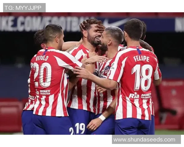 梅西又立功！巴萨3-1胜格拉纳达，追平皇马